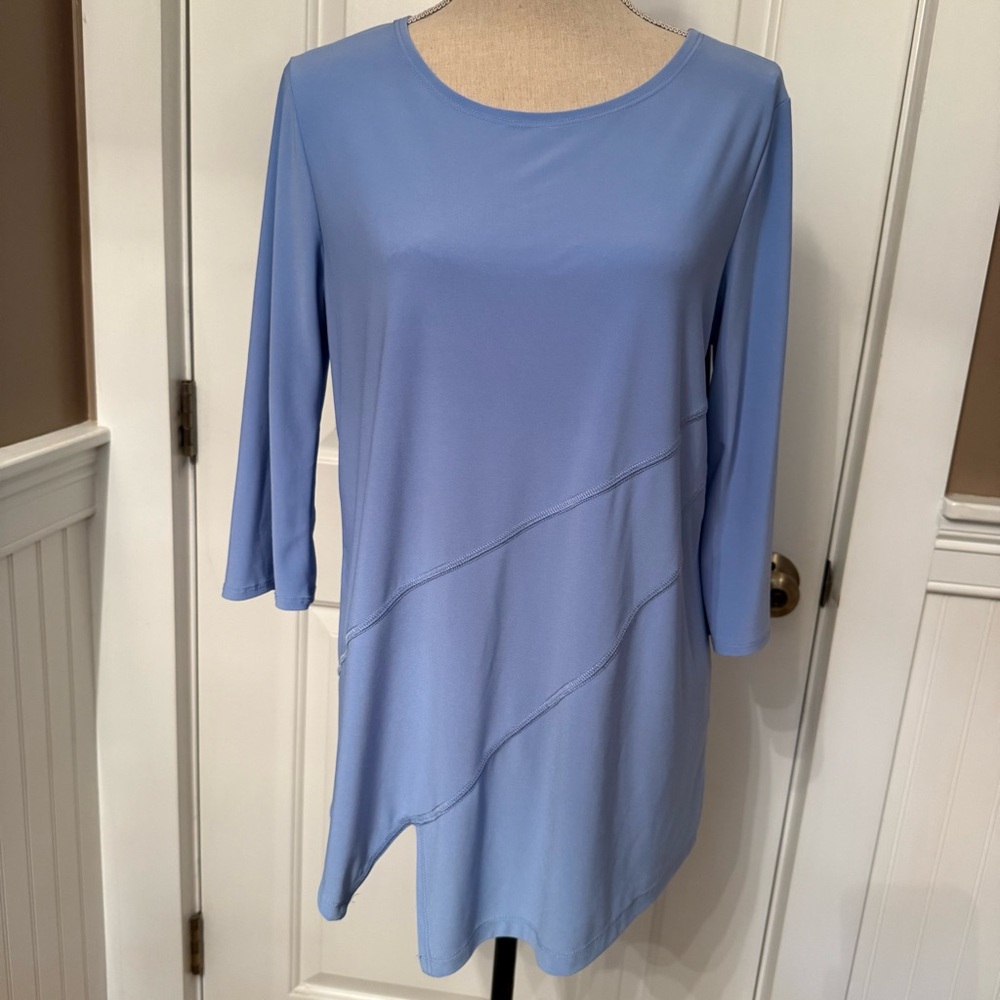 Clara Sun Woo Top tunic blue stretch 3/4 sleeve asymmetrical hem Size Medium USA